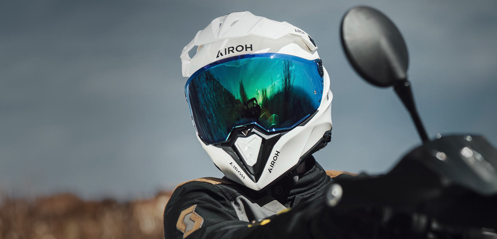 Airoh Commander 2 adventure helmet